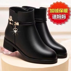 本当に柔らかい皮のお母さんの靴の女性の綿の靴の冬のベルベットのショートブーツの太い靴と平底の中年の綿の靴の滑り止めの綿のブーツ