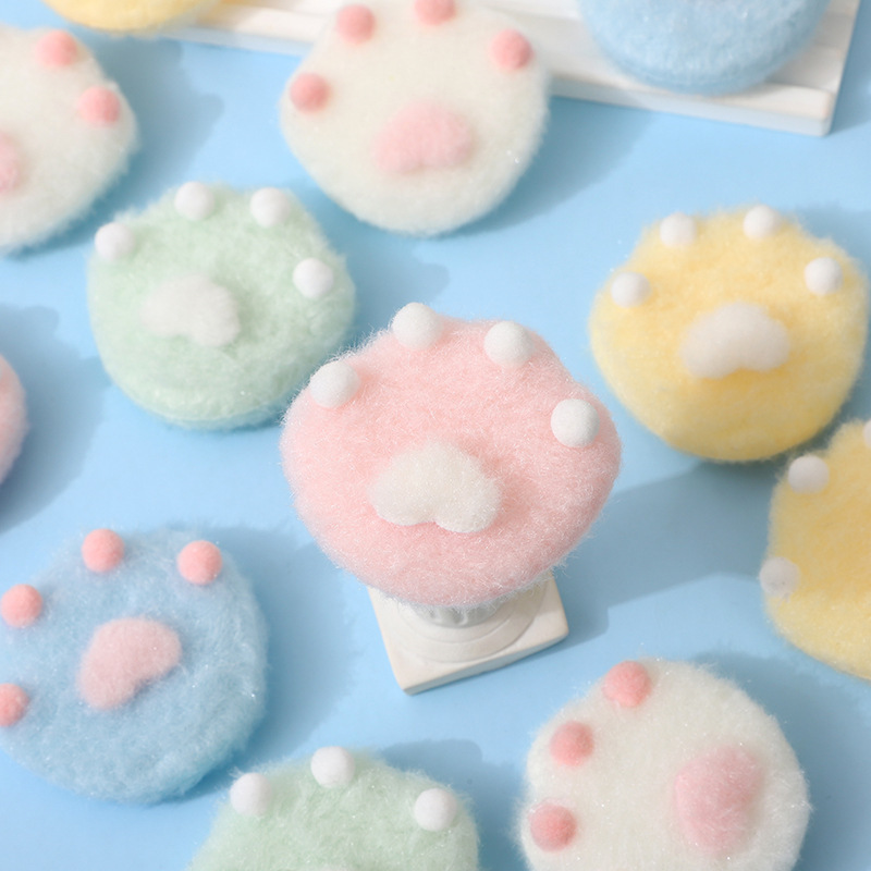 Cute cartoon jewelry plush cat paw brooch bag accessories girl heart cute cat paw clothing accessories Cute cartoon jewelry plush cat paw brooch bag accessories girl heart cute cat paw clothing accessories