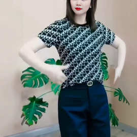 一件代发夏季爱心印花T恤女圆领短袖宽松显瘦大码中年妈妈休闲T