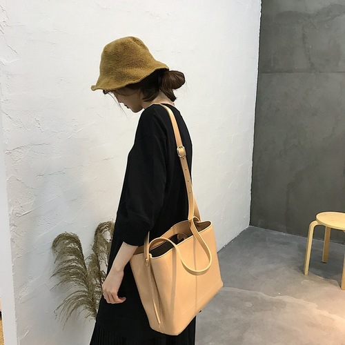 mmmpink// Early autumn chic, good texture, large capacity, versatile 2way shoulder crossbody casual bag for women