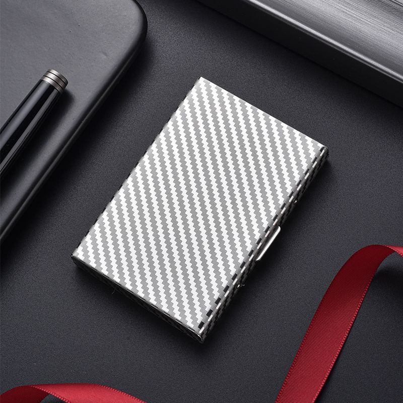 Titular de la tarjeta de acero inoxidable para hombres titular de la tarjeta de metal de cepillo antirrobo titular de la tarjeta de caja de tarjeta pequeña anti-desmagnetizador de las mujeres para el permiso de conducir