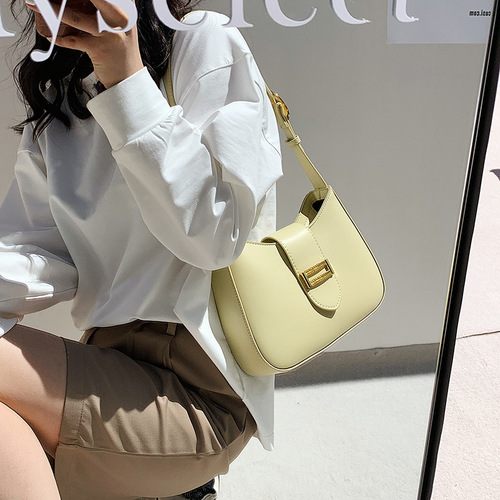 This year's popular small bags female ins niche  new fashion summer baguette bag hot girl single shoulder armpit bag