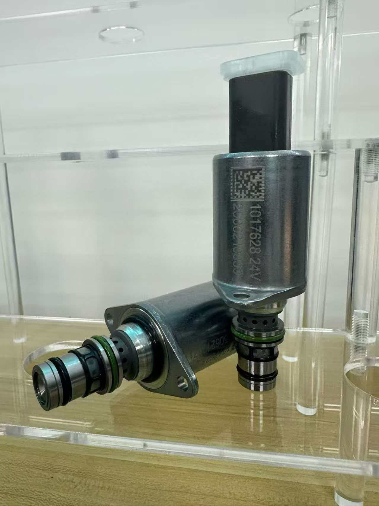 1017628 Is Suitable for Sany 215 Multi-Way Valve, Excavator, Crane, Bulldozer, and Loader Solenoid Valve