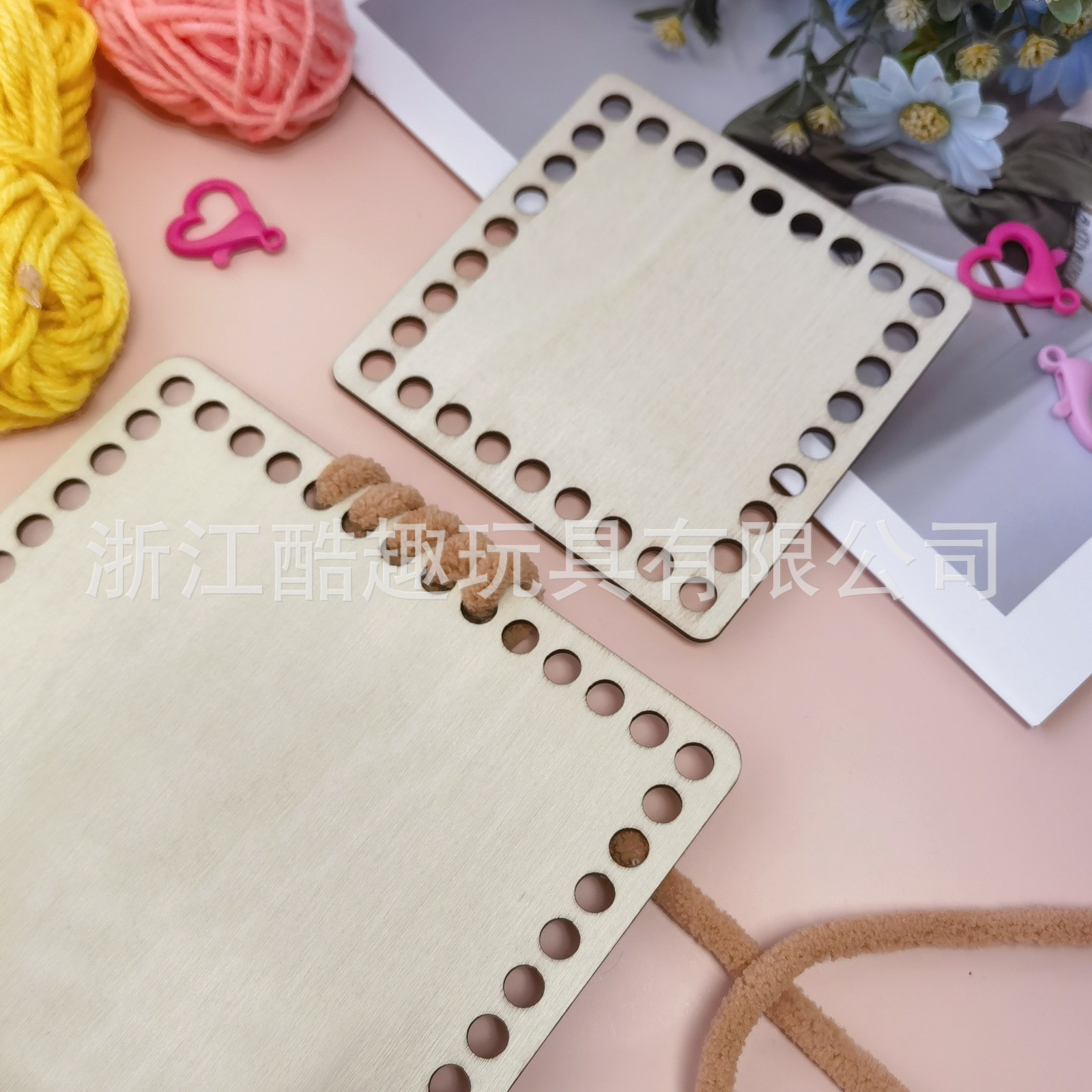 Foreign trade wooden bag mini canvas fixed frame DIY round wooden board small embroidery frame perforated.