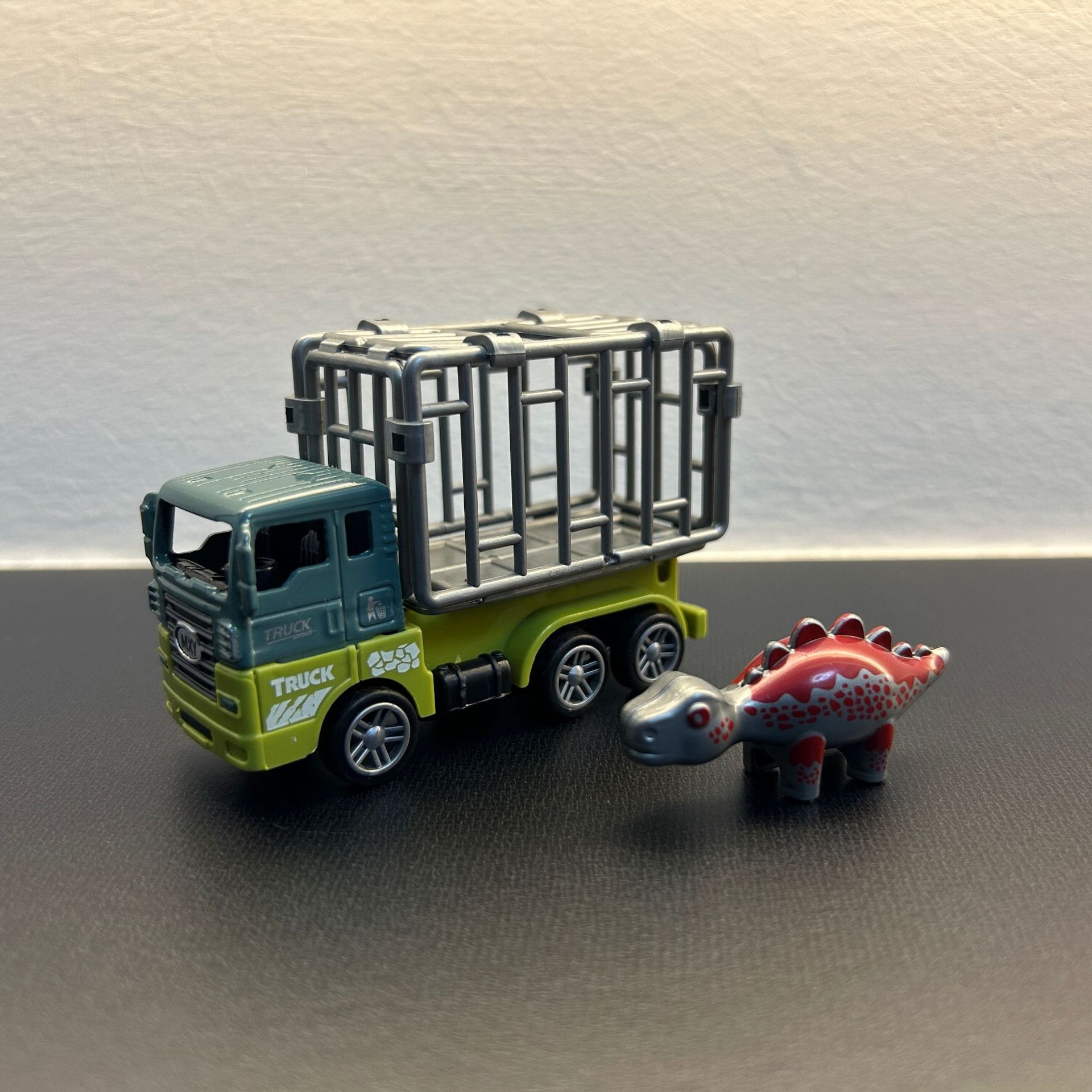 Children's alloy toy car dinosaur transport cage car boy baby Huili car engineering car fence truck