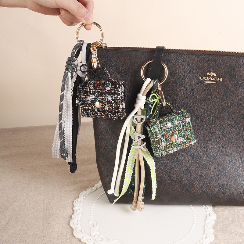 Korean-style tweed mini square bag pendant with pleated ribbon and woven string keychain, stylish bag accessory Korean-style tweed mini square bag pendant with pleated ribbon and woven string keychain, stylish bag accessory