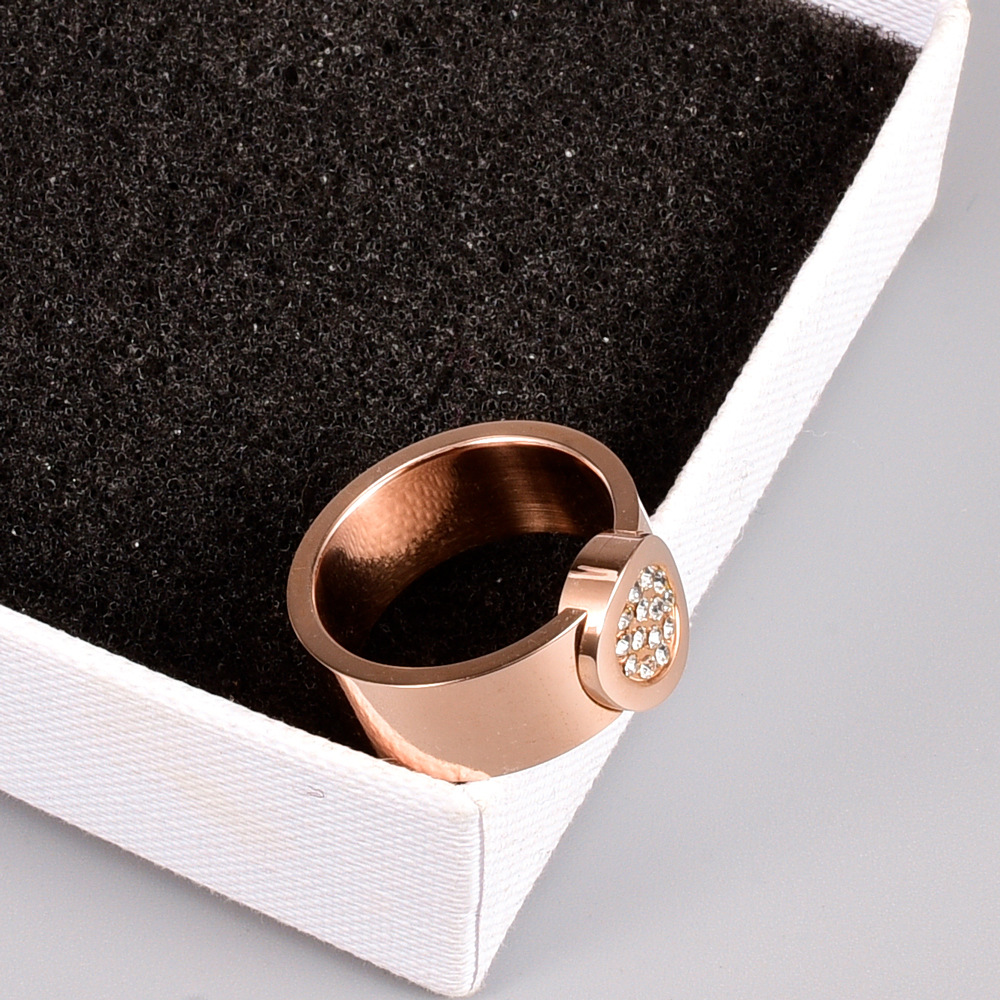Round Full Diamond Rose Gold Ring Index Finger Simple Titanium Steel Rose Gold Ring display picture 1
