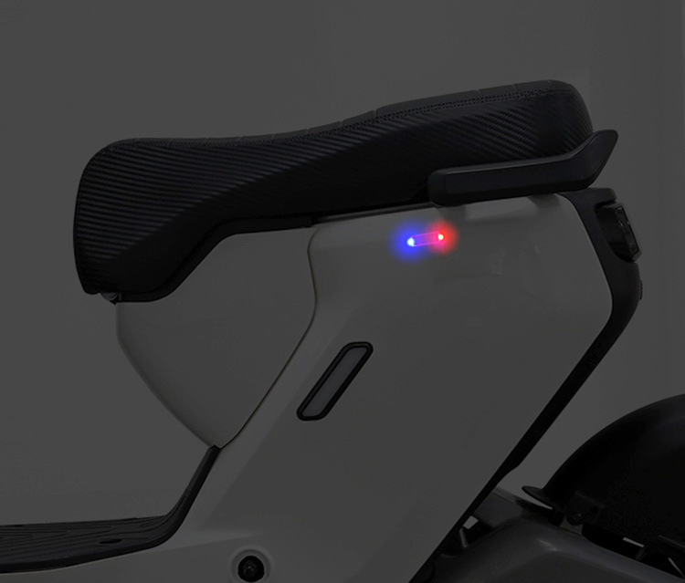Car Solar Warning Light, In-Car Wiring-Free Modification, Simulated Anti-Theft Universal Sensor Led Decorative Breathing Light