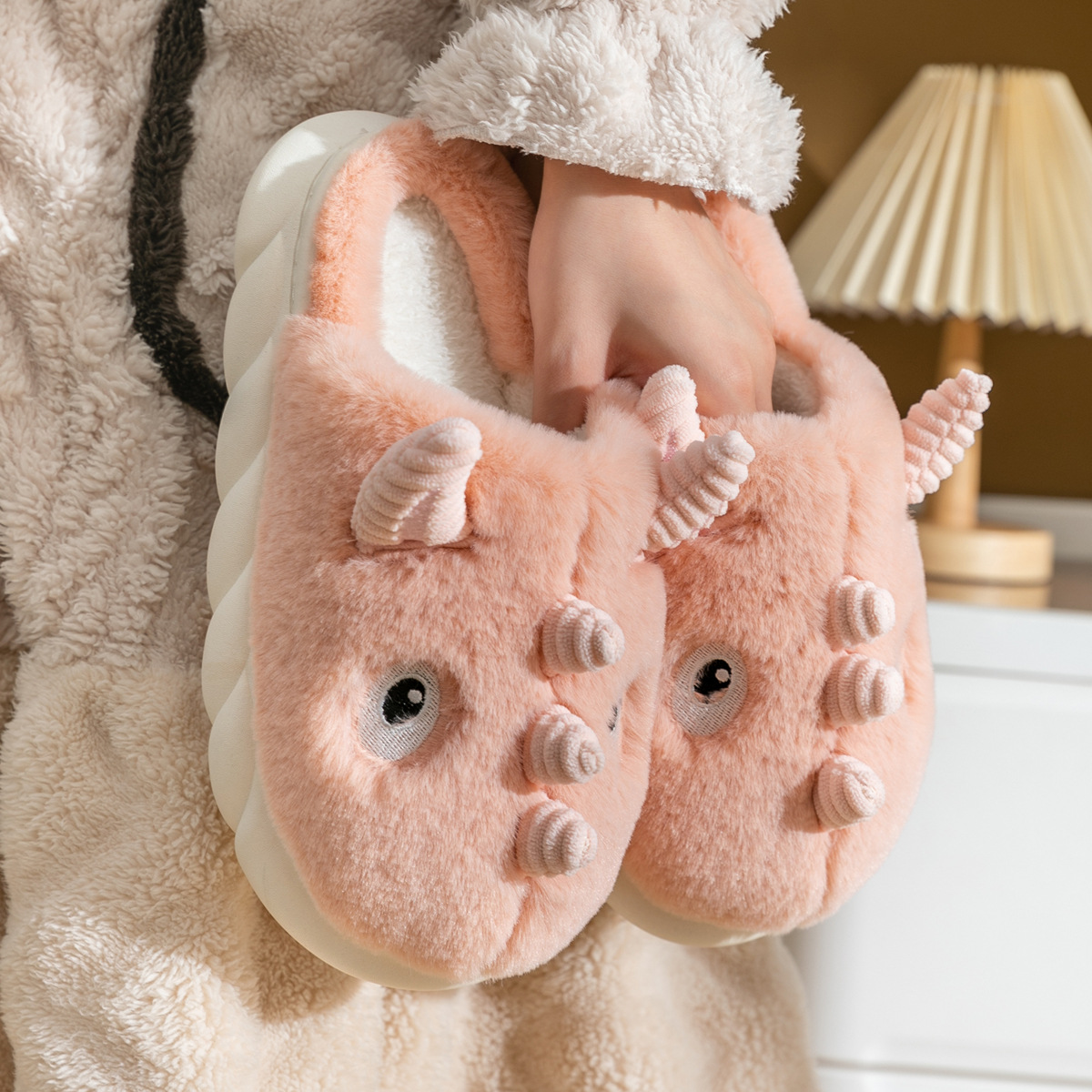 Women's Plush Velvet Closed-Toe Spring Outdoor Bedroom Soft Machine Washable Memory Foam Slippers_voghion.com