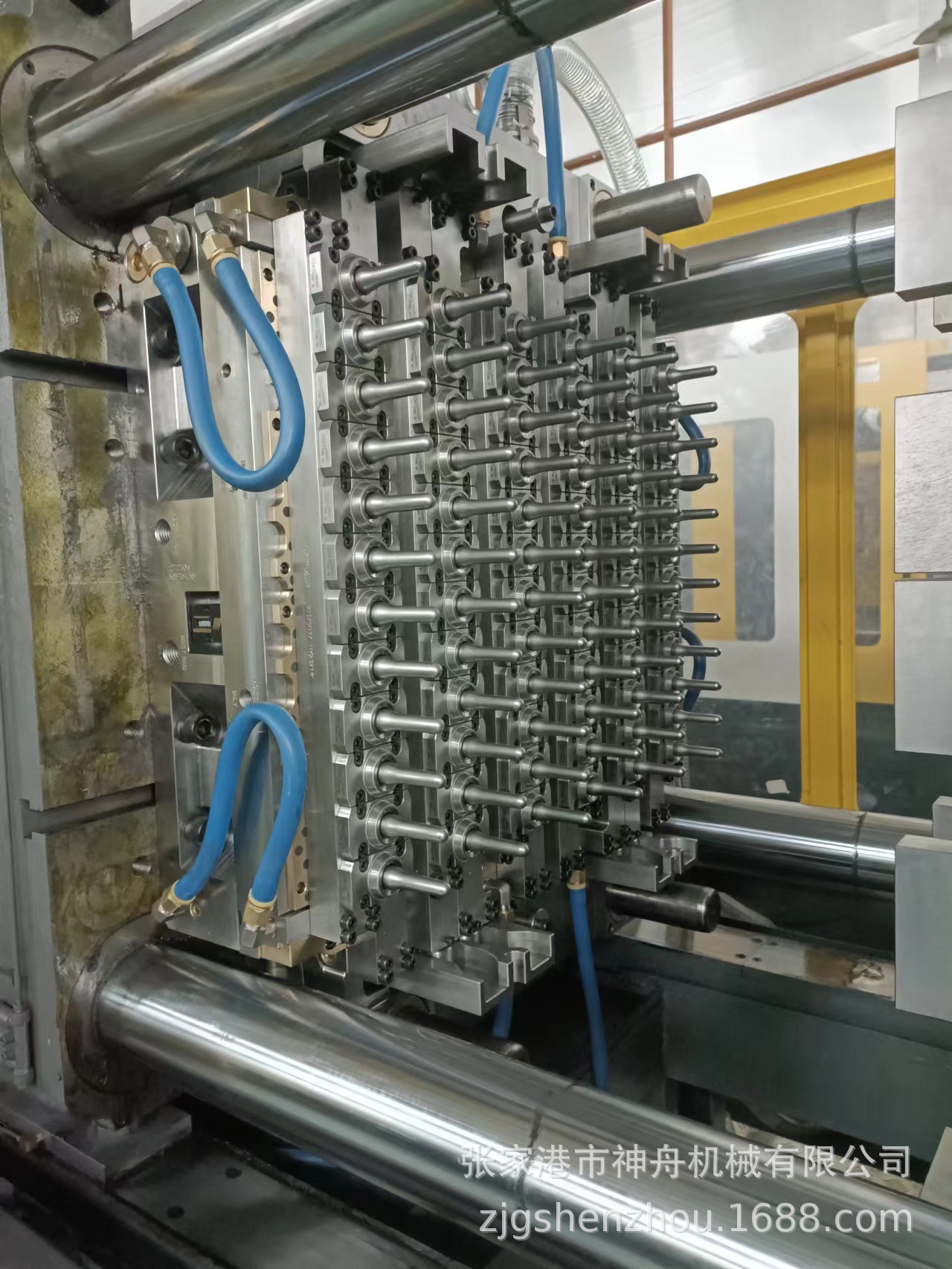 江苏张家港神舟机械有限公司生产注塑机及瓶胚模具