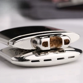 挡风衣/被;锂电池;保温杯