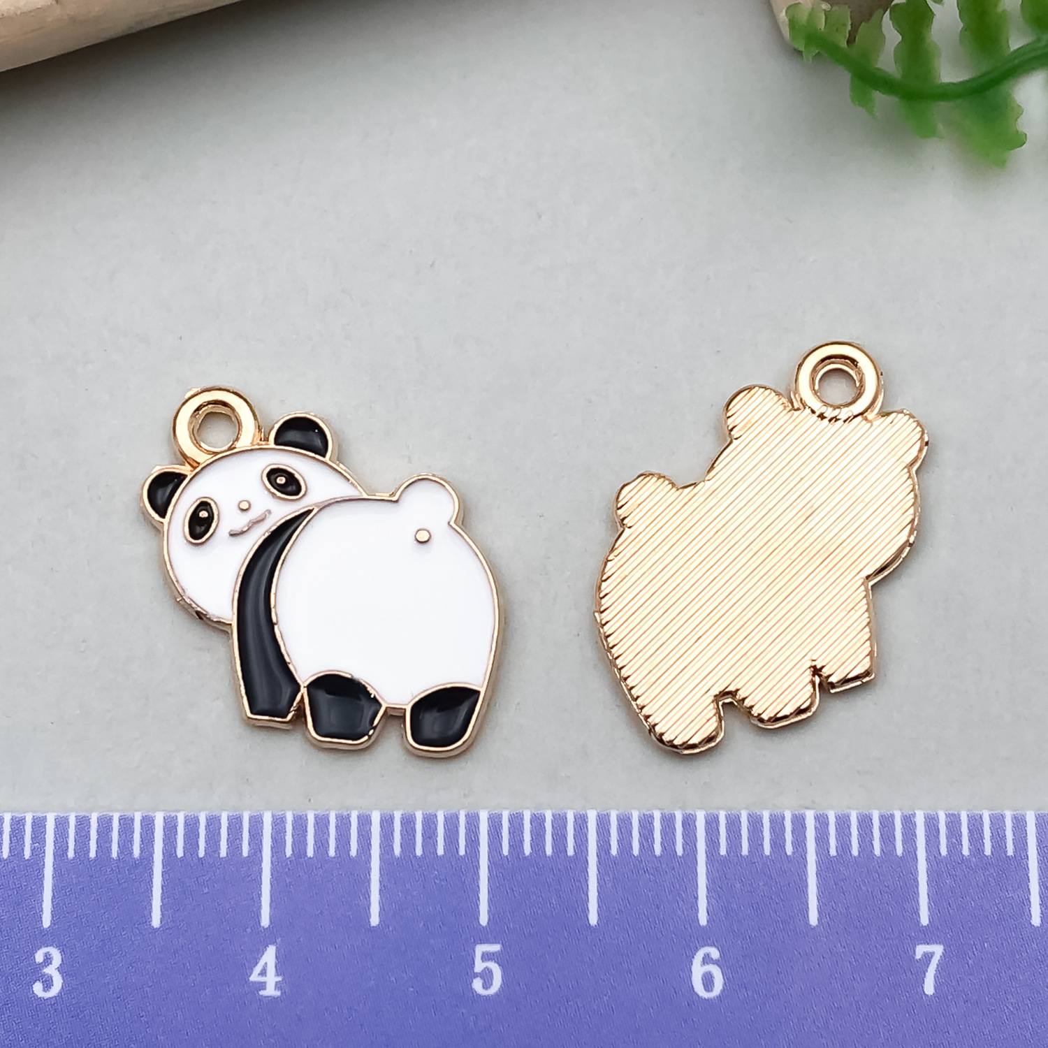 DIY dibujos animados panda bambú goteando aceite de aleación pendientes llavero animal colgante accesorios de joyería decoración de estilo chino