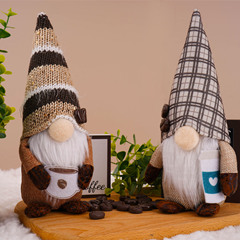 跨境新品咖啡節無臉娃娃咖啡杯方格帽魯道夫公仔聖誕節日裝飾品