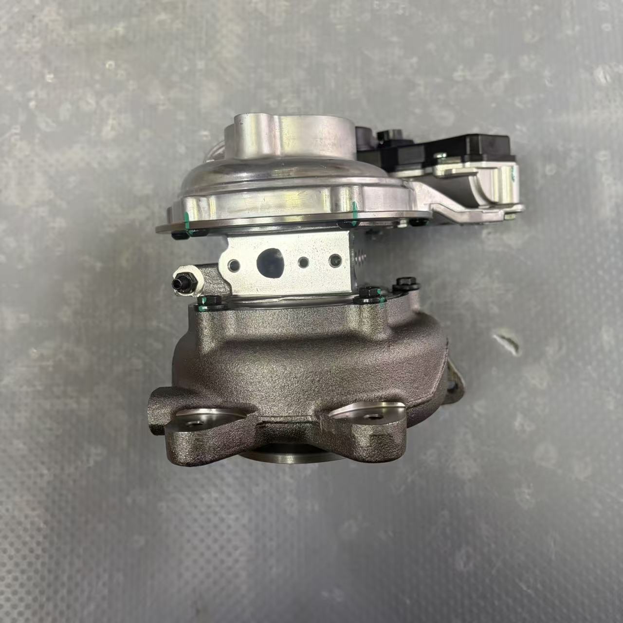 Suitable for Toyota Hilux 2.8t Turbocharger Ct16V.17201-11070.17201-L071, Etc