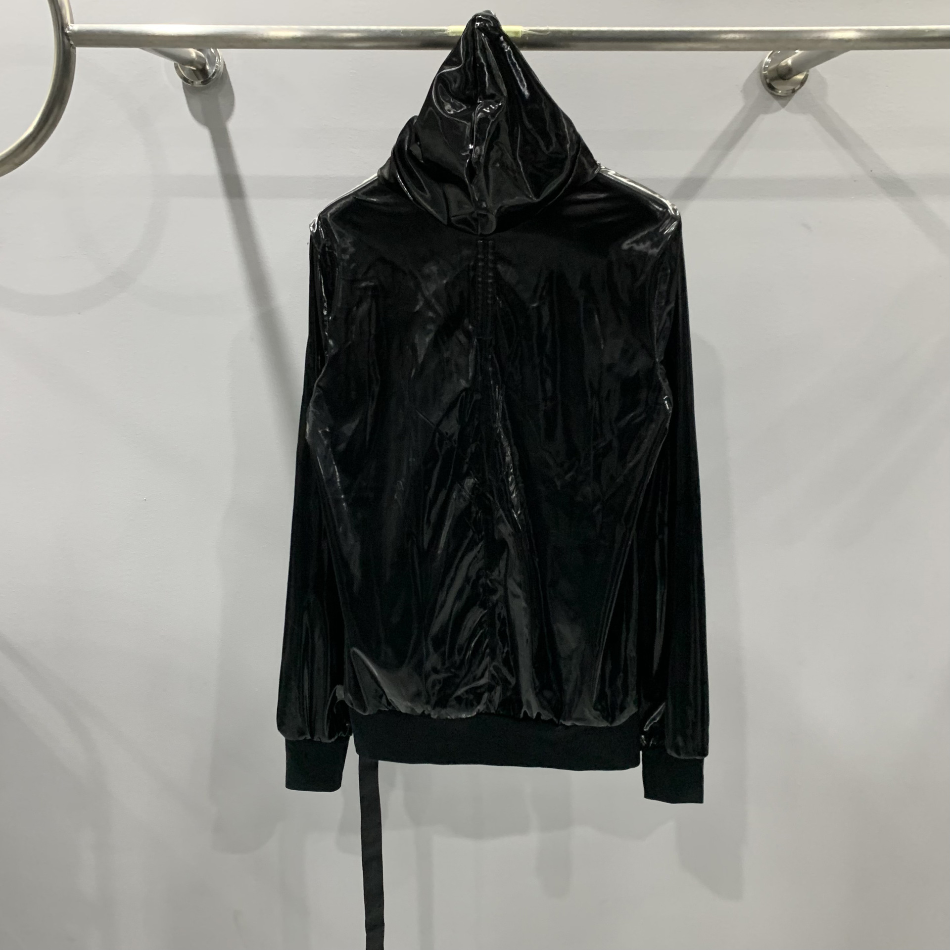 Estilo masculino SUBHUMAN | Chaqueta negra cortavientos de otoño con capa superior brillante estilo americano de nuevo diseño de Shark