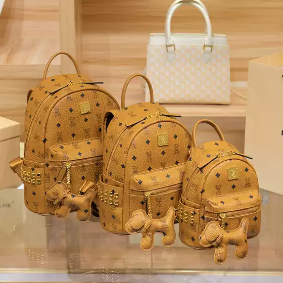 Hong Kong Genuine Leather Backpack Women's 2024 New Fashion Autumn and Winter Design Sense Niche Travel Lightweight Super Fire Backpack