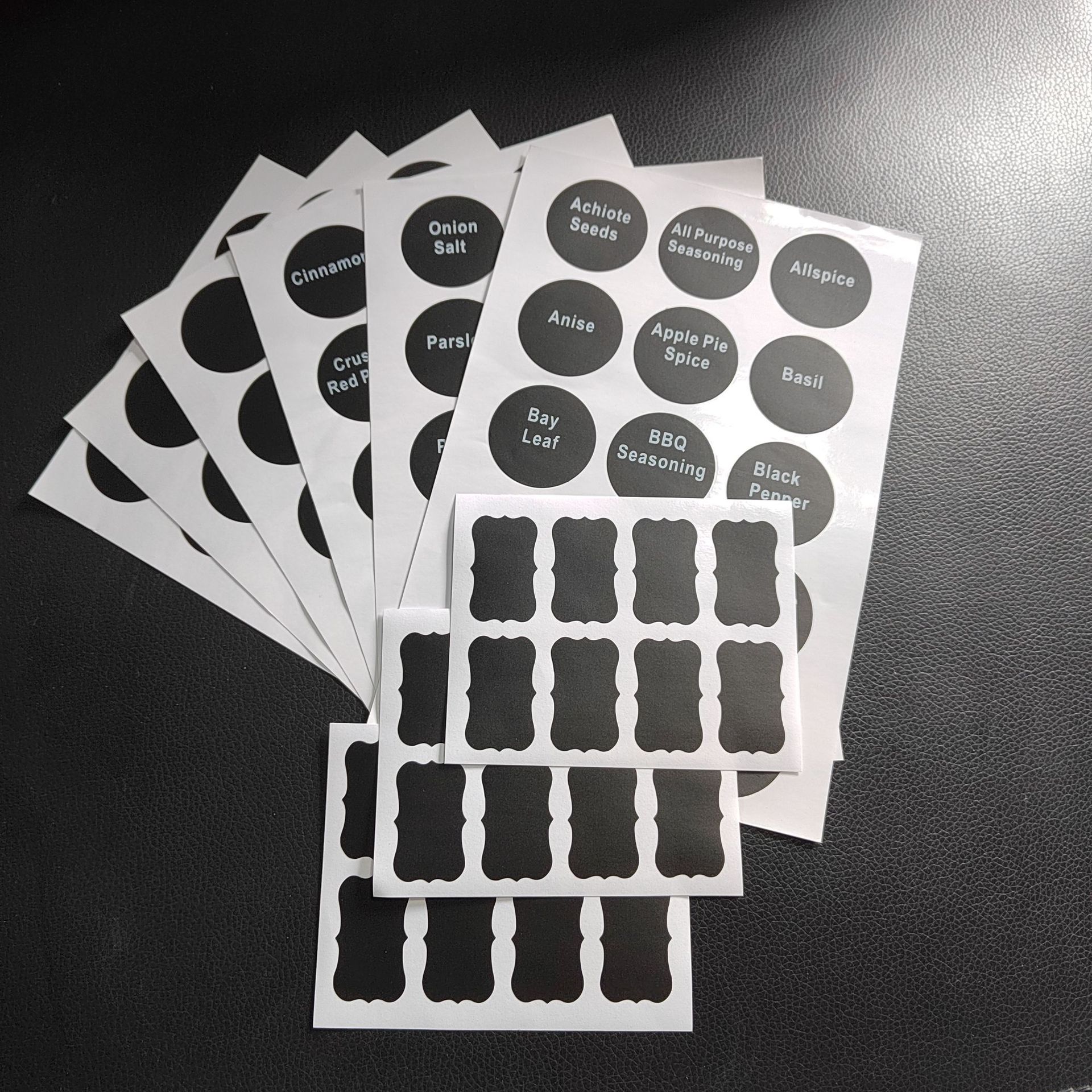 검은 스티커 세트