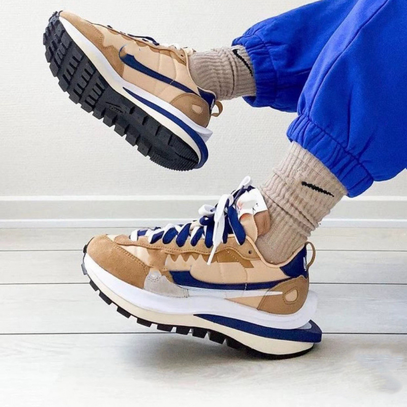 High-Quality Waffle Deconstructed Thick-Soled Running Shoes, Versatile Casual Shoes for Men and Women, Sesame Street Collaboration Sacai High-Quality Waffle Deconstructed Thick-Soled Running Shoes, Versatile Casual Shoes for Men and Women, Sesame Street Collaboration Sacai