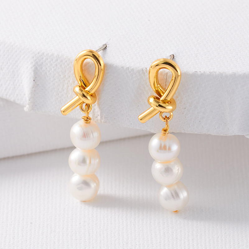 Retro Knot Brass Pearl Plating Drop Earrings 1 Pair display picture 1