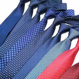 领带;领结/领花;口袋巾