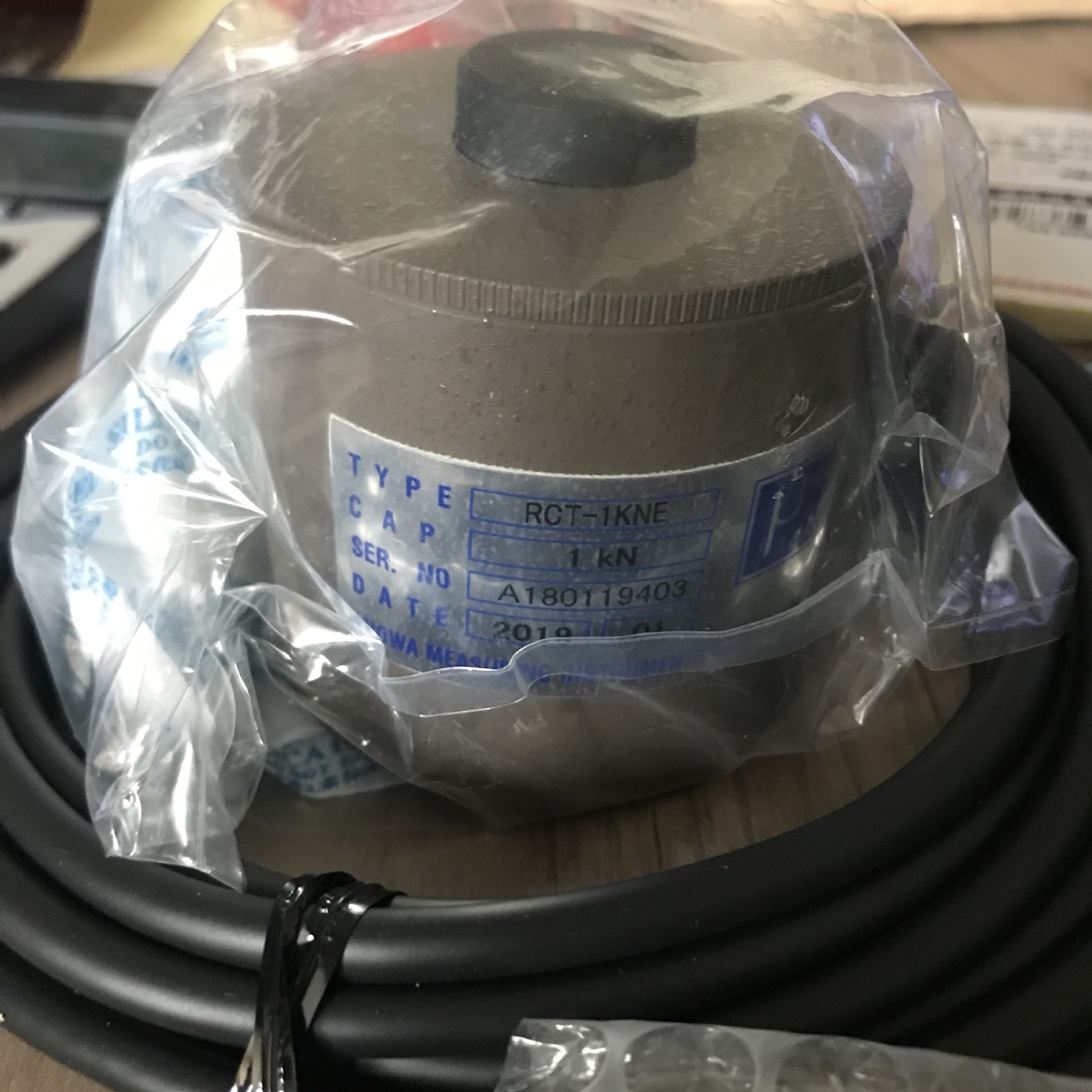 日本昭和 工业用大吨位螺纹连接称重传感器RCT