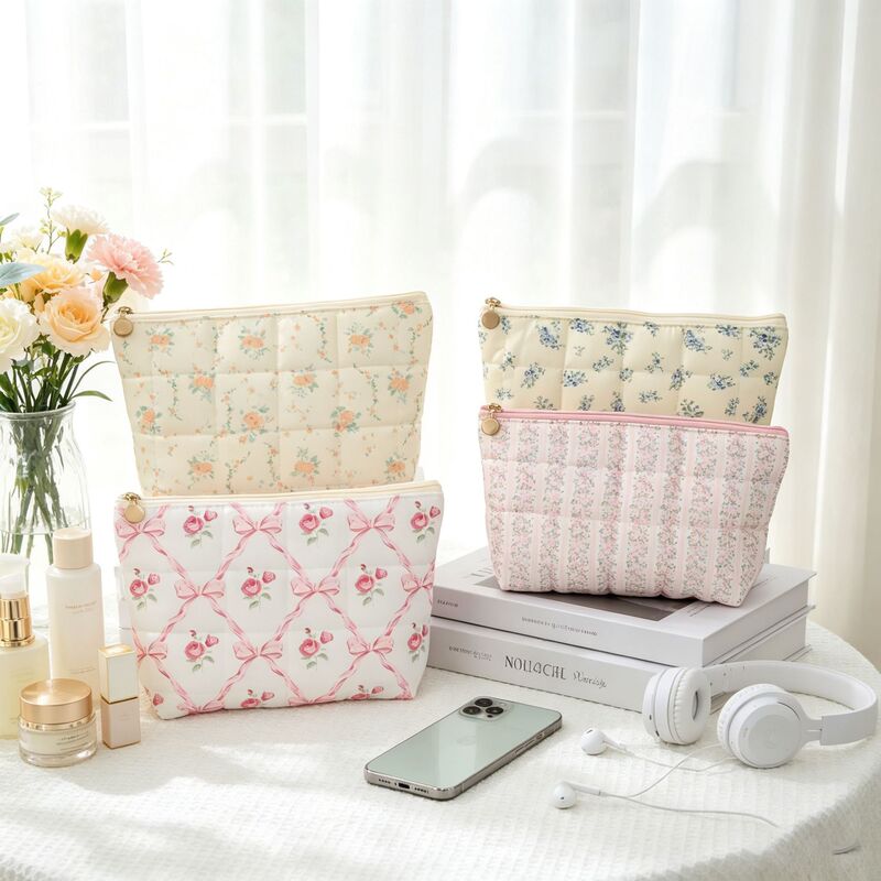 Fresh and Gentle Floral Quilted Makeup Bag, Large Capacity Portable Toiletry Bag, Student Pencil Case, Travel Storage Bag, Dual-Use Fresh and Gentle Floral Quilted Makeup Bag, Large Capacity Portable Toiletry Bag, Student Pencil Case, Travel Storage Bag, Dual-Use