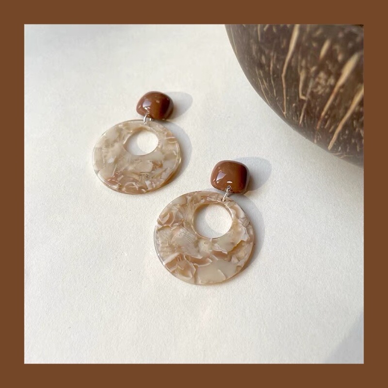 Autumn and Winter Caramel Milk Tea Brown Smudged Maillard Earrings Niche High-End Ins Holiday Earrings Earrings Ear Clip Earrings