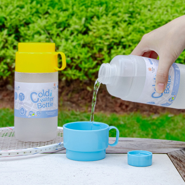 Summer hermetic shatterproof plastic children's handheld teapot for…