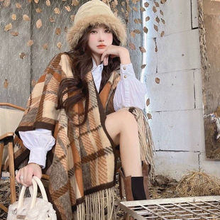 High-grade Plaid tassel cape coat women's autumn and winter shawl outer wear vintage Zurich scarf cloak coat