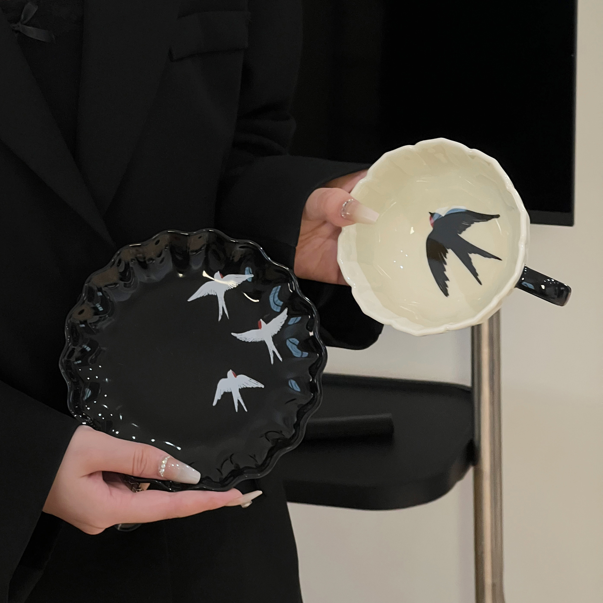 estilo japonés estilo de alto valor de la cara cubiertos retro relieve pintado a mano golondrina plato de cerámica plato oval de desayuno taza de café plato de aperitivo