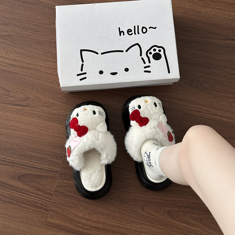 草莓大头可爱猫可爱卡通厚底包头洞洞鞋女2025冬季新款时尚棉拖鞋