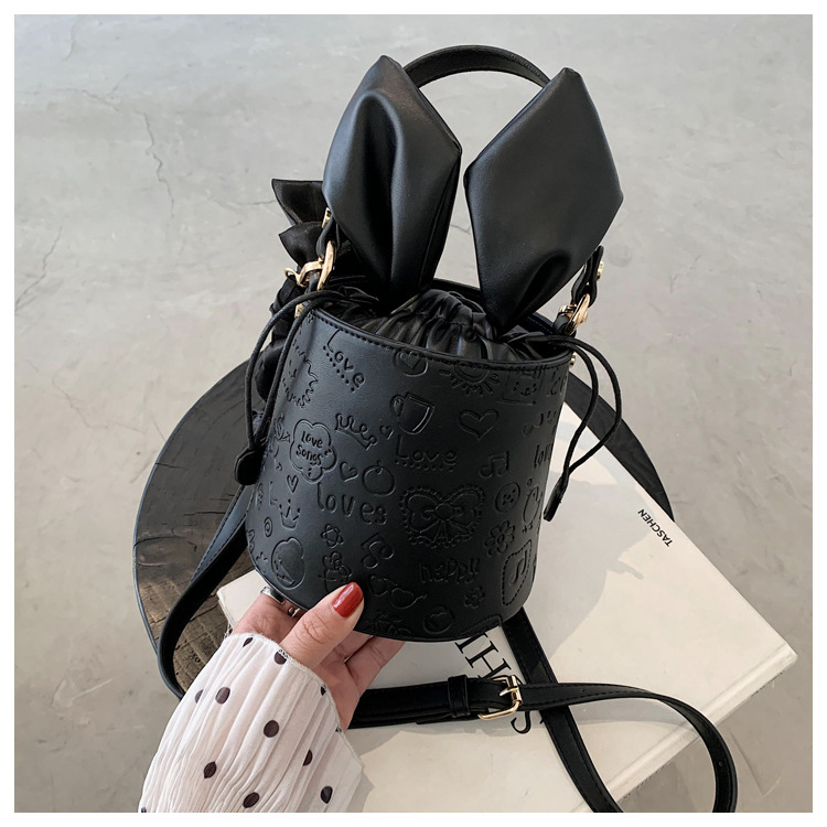 New Trendy Fashion Wild Messenger Bucket Bag display picture 5