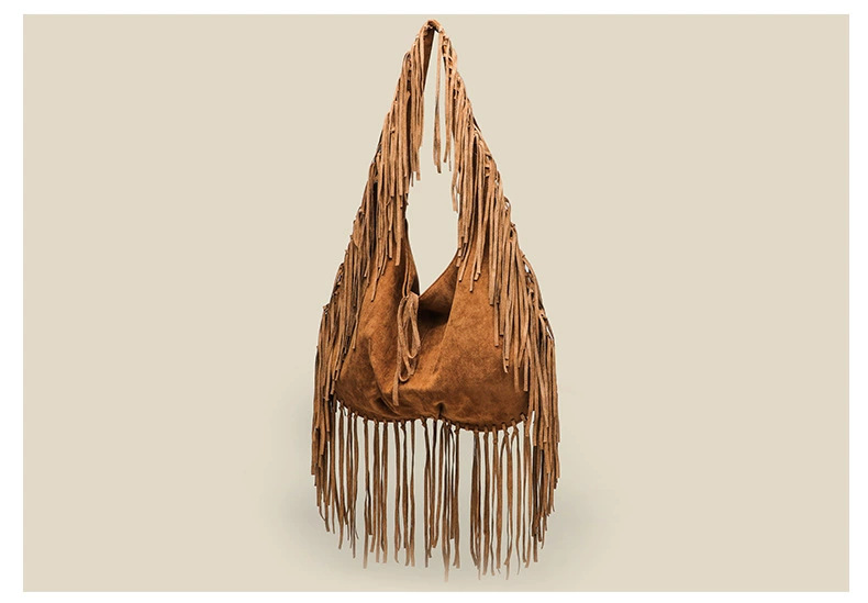 Bolso de mujer de un solo hombro de tendencia de media luna de borla de gran capacidad Bolso de bola de masa retro de terciopelo de piel de venado de mensajero simple casual