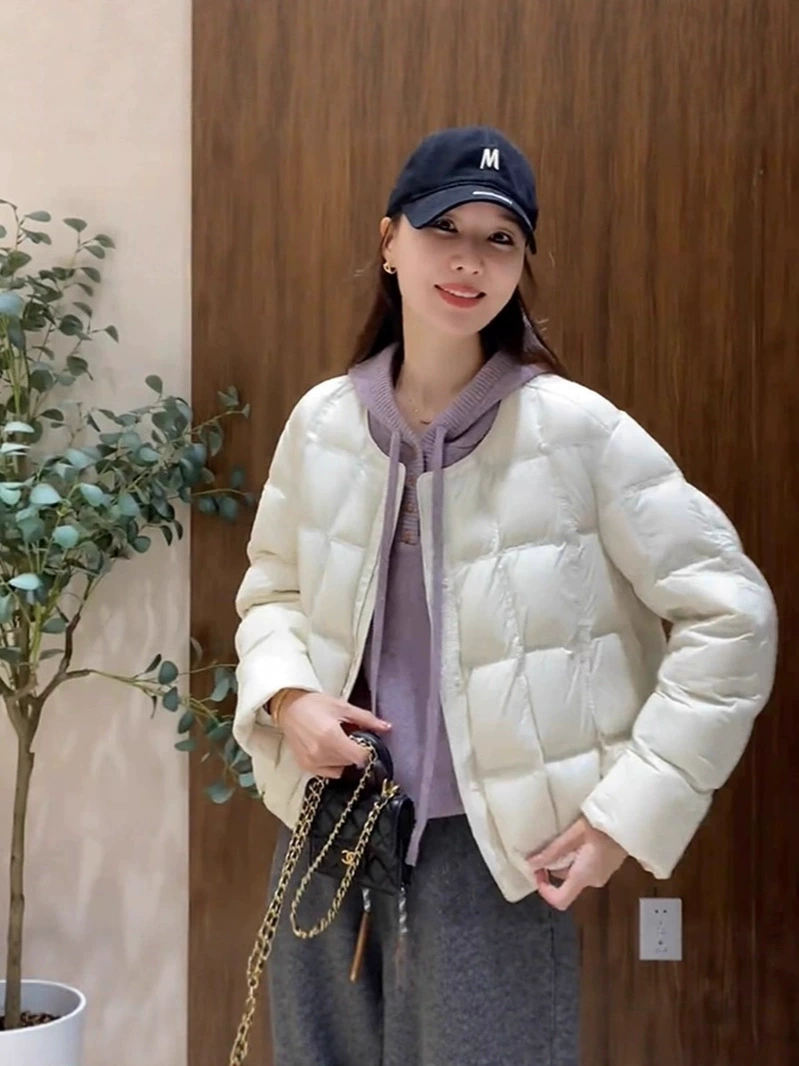 Demi-season light and thin keep warm down jacket