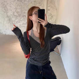 美式辣妹假两件挂脖背心设计长袖t恤女秋季黑色条纹修身甜酷上衣