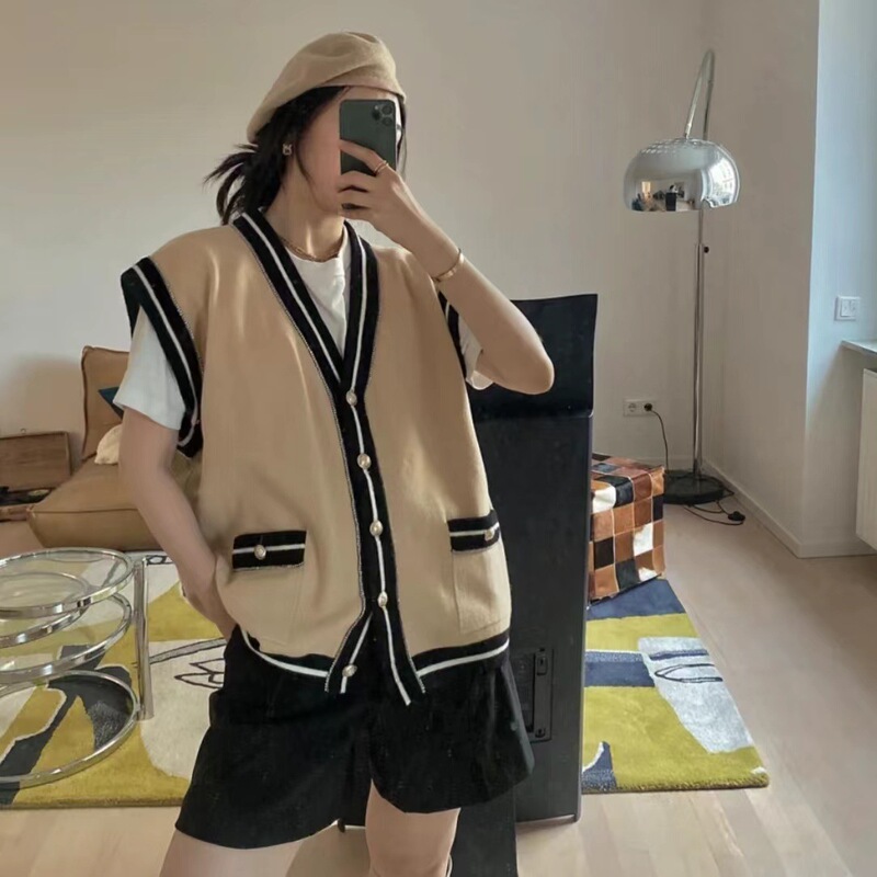 Spot Special Offer College Style Vest Knitted V-Neck Metal Button Contrast Striped Loose Jacket Cardigan 11042
