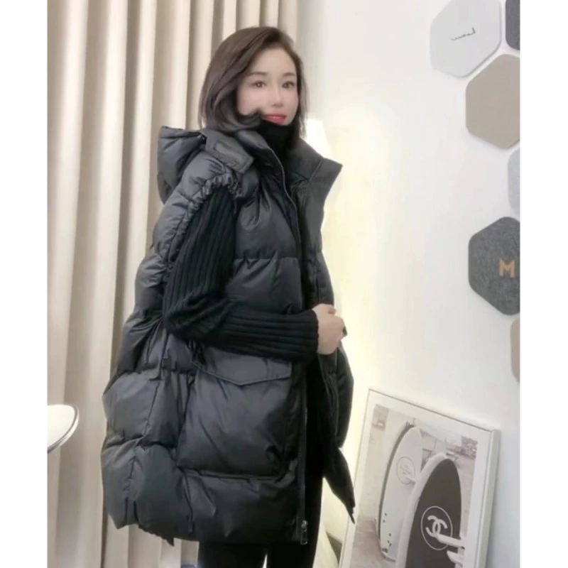 Женский пуховый жилет на осень и зиму, средней длины, с капюшоном, свободного кроя, новая модель 2025 года, легкий, 90% белый утиный пух, европейский стиль.