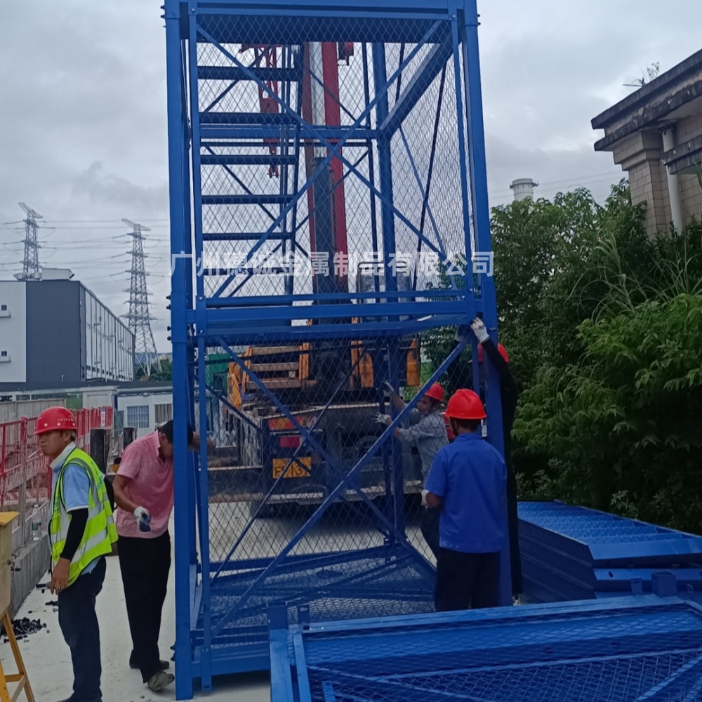 厂家直销广西地产开发安全梯笼 深圳施工防护爬梯 上下通道平台