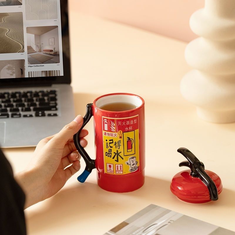 Internet famoso extintor de incendios taza de agua taza de taza de marca extraña creativa personalidad de gran capacidad de cerámica