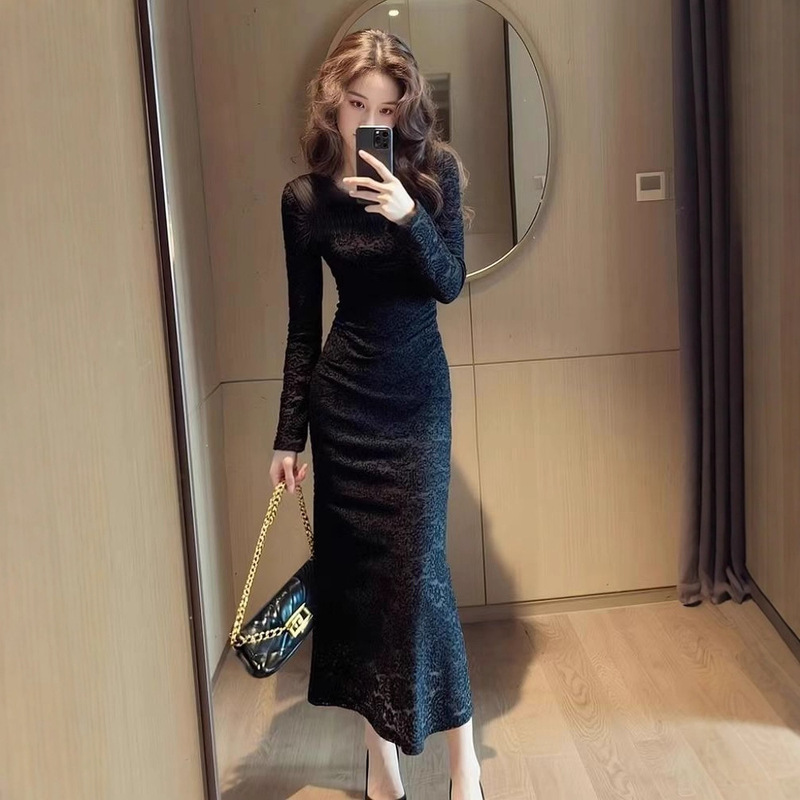 Elegant and Classy Outfits for Important Occasions, High-End Base Dresses to Pair with Coats, Black Lace Dresses for Women in Autumn and Winter