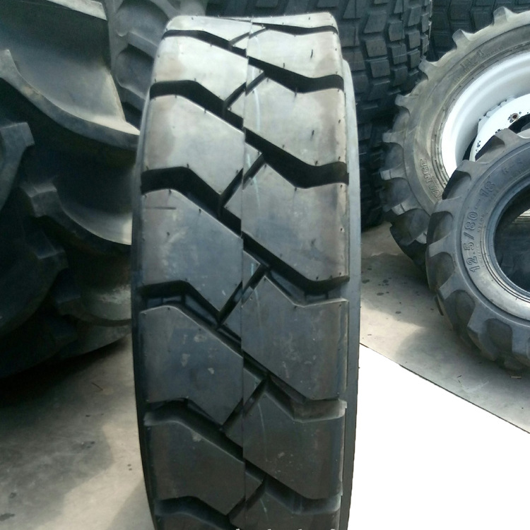 供应50x14.00-23可填充井下作业轮胎