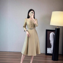 法式简约风中袖V领腰带连衣裙前排扣装饰修身显瘦通勤约会气质穿