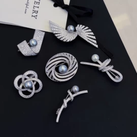 天然珍珠耳饰;天然珍珠胸饰;天然珍珠项饰