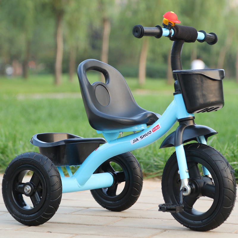 La parte superior azul está equipada con ruedas vacías de titanio - sin mango de empuje