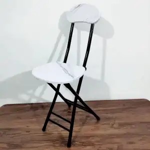 굵게 (검은색 다리 + 흰색 대리석 패턴)