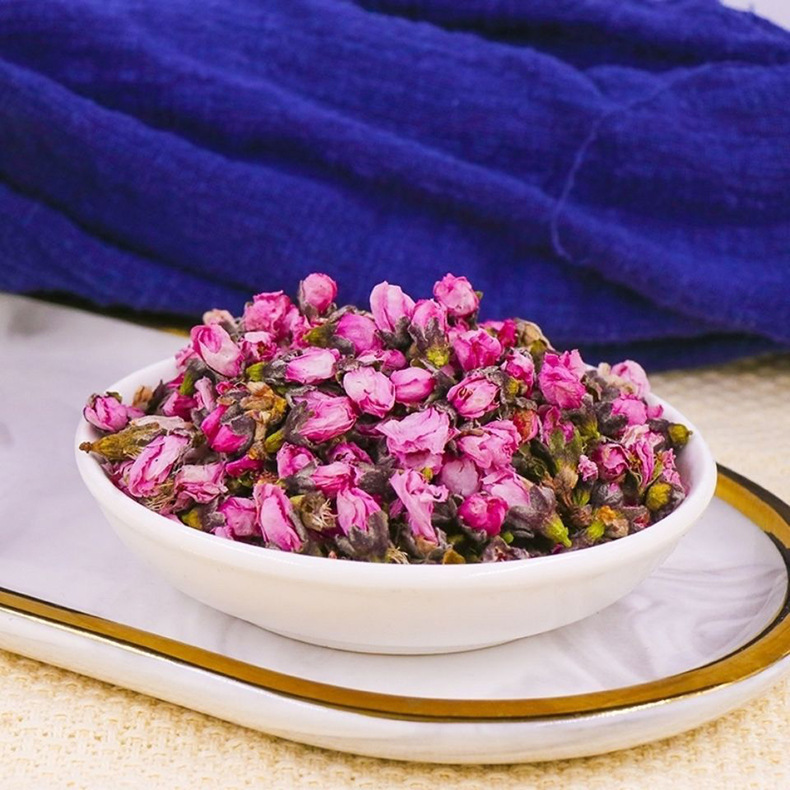 Dried Peach Blossom Tao Hua 30g Jar Natural Sun-Dried Herbal Flower for Tea and Infusions in use