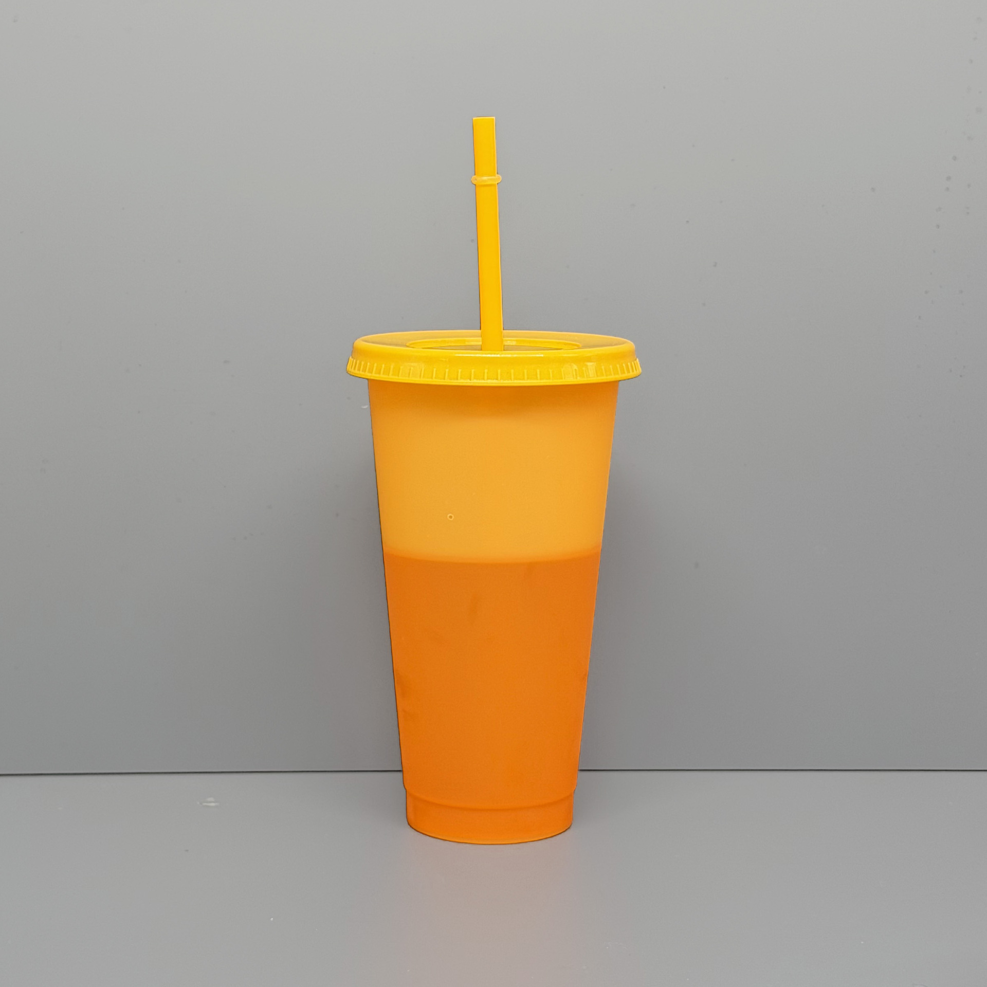 Vaso de 16oz 24oz 710ml sensible a la temperatura que cambia de color, vaso esmerilado de Amazon con tapa y pajita.