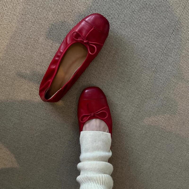 In Stock~ Retro Shallow-Mouthed Slip-On Shoes for Women, Soft Leather, Soft Sole, Grandma Shoes, Retro Flat Comfortable Single Shoes, Trendy