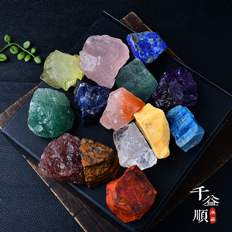 Crystal Raw Stone Expanding Fragrant Stone Aromatherapy Stone Pink White Purple Yellow Blue Green Fluorite Rolling Stone Crystal for Home Office Ornaments