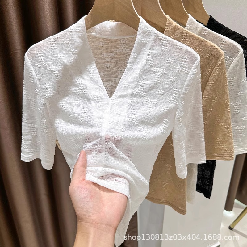 Slim-fit lace blouse, short-sleeved, sheer, thin inner layer, five-quarter sleeve, white V-neck mesh base layer, summer.